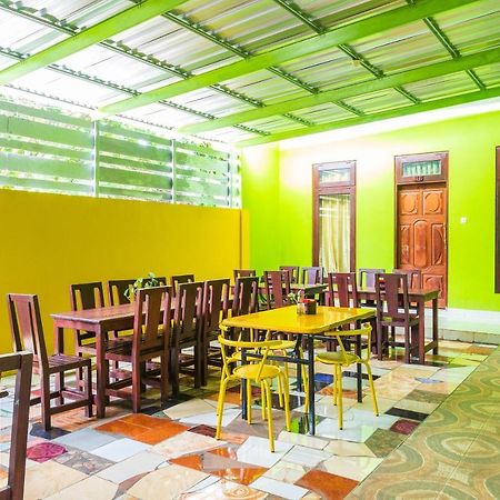 Super Oyo 1682 Greenia Hotel Kupang  Kültér fotó