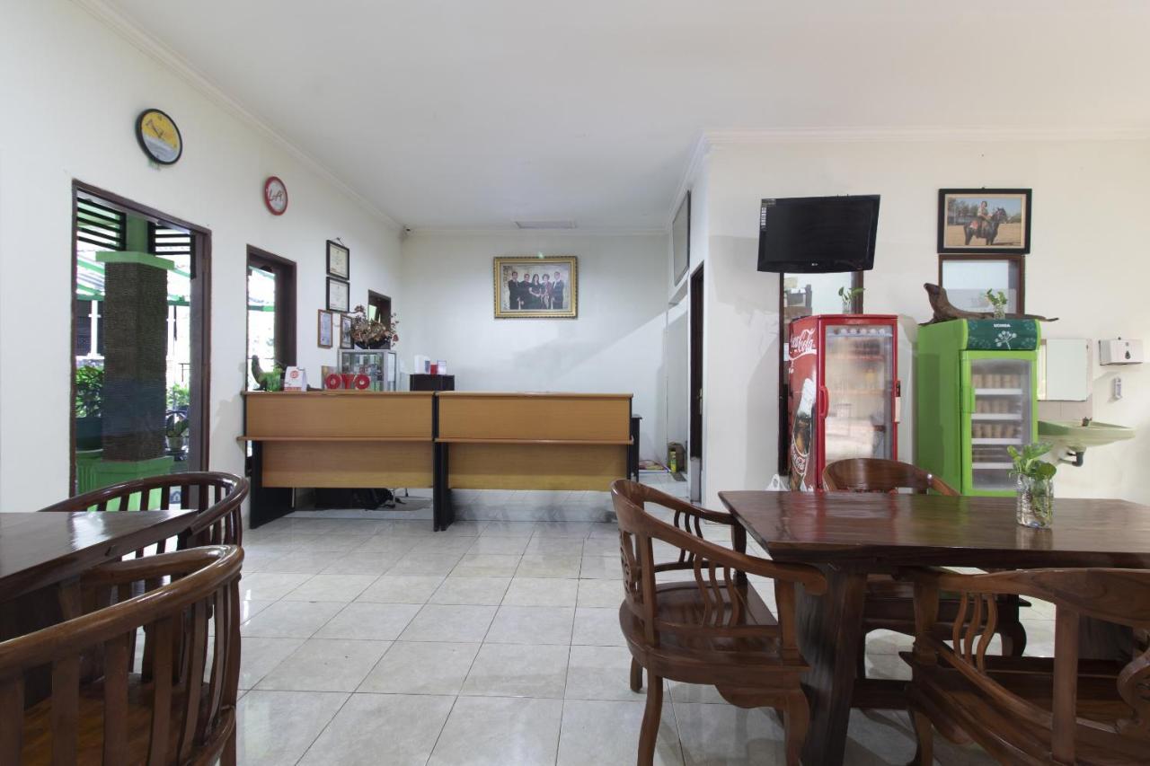 Super Oyo 1682 Greenia Hotel Kupang  Kültér fotó