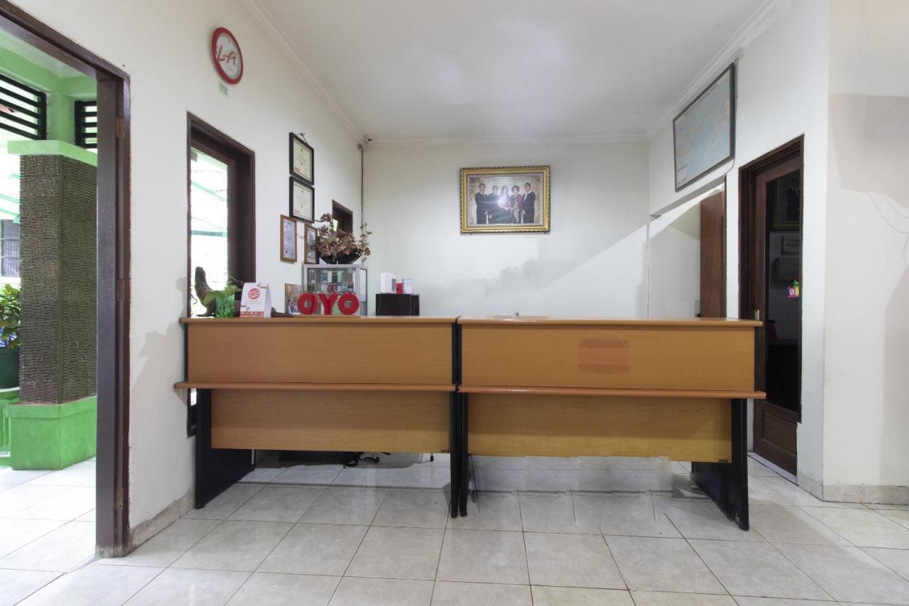 Super Oyo 1682 Greenia Hotel Kupang  Kültér fotó